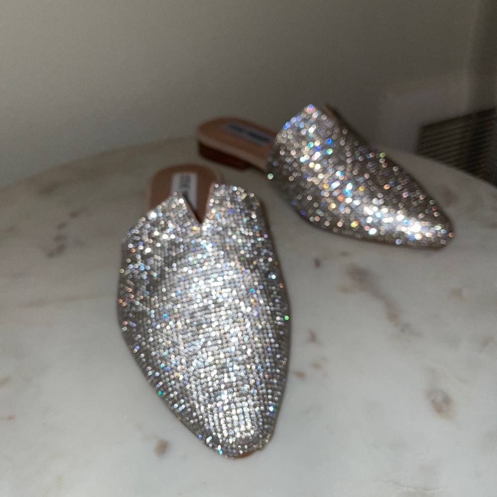 NWOT - Steve Madden Ally Rhinestone Mule Flats - Size 5.5 womens